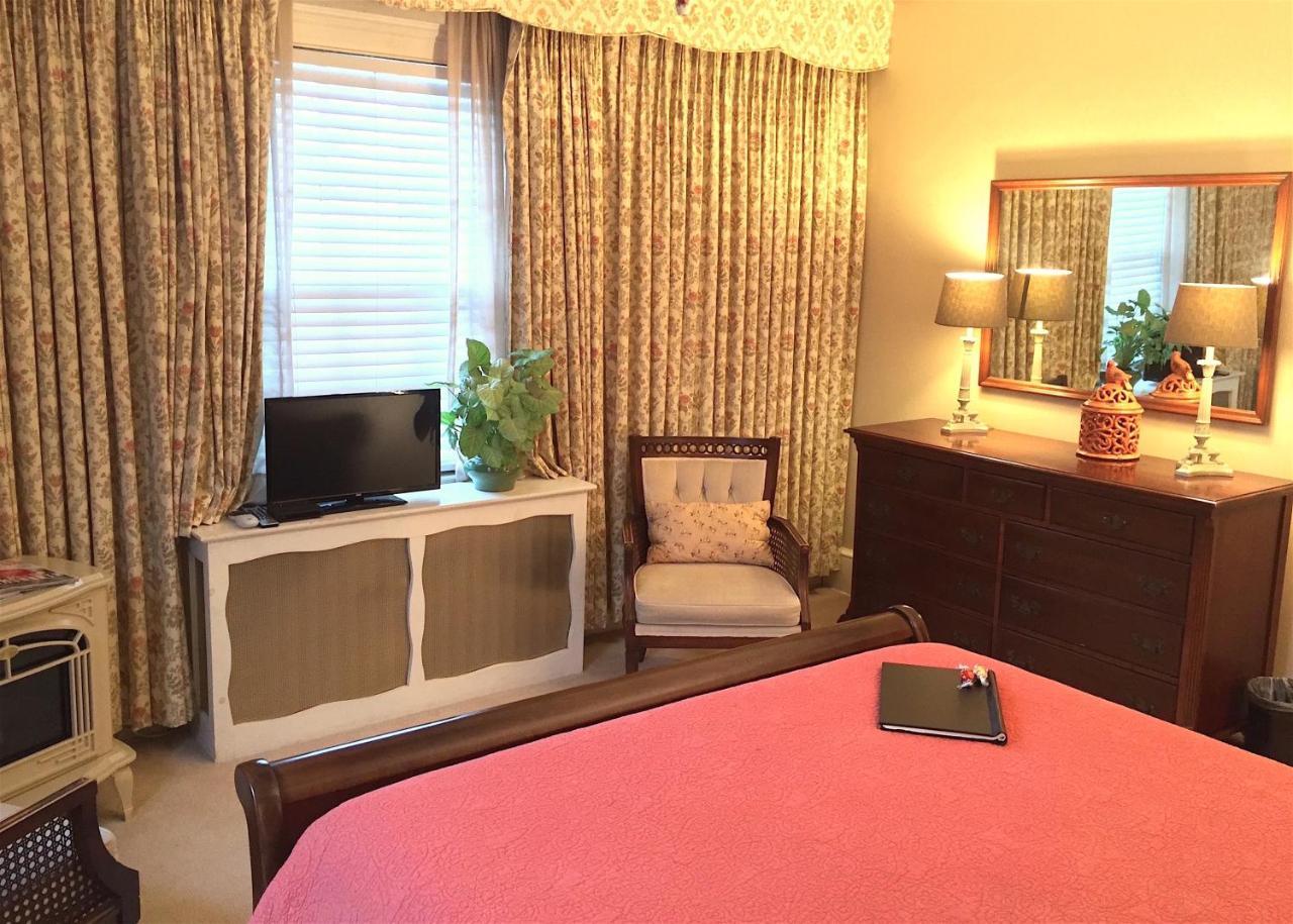The Lancaster Bed & Breakfast 2*